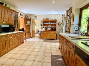 Kitchen- click for photo gallery